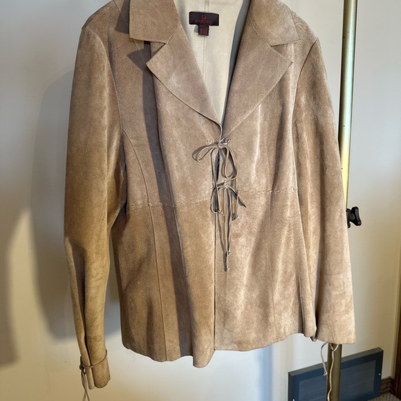 Suede Jacket and Skirt Set - Picture 8 of 9